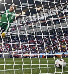 Neuer, en el Mundial 2010, en el polémico gol de Lampard