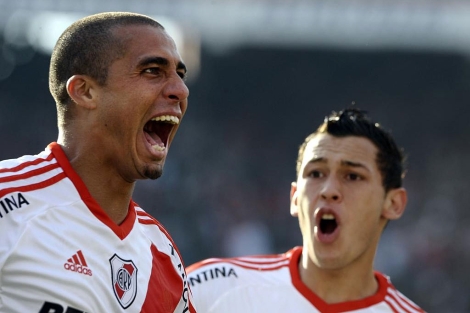 Trezeguet celebra uno de sus dos tanto ante Almirante Brown. | Afp Trezeguet celebra uno de sus dos tanto ante Almirante Brown. | Afp