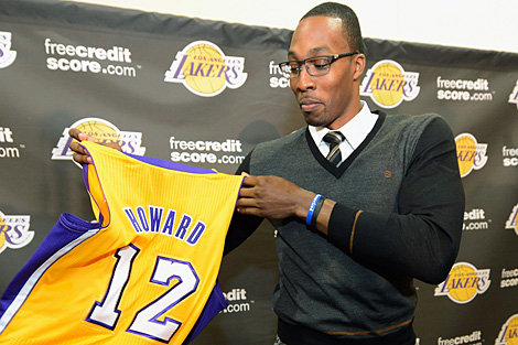 Dwight Howard, durante su presentación con los Lakers. | AFP
