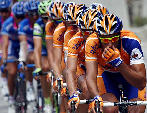 El equipo Rabobank, en la novena etapa de la 94º Edición del Tour de Francia | REUTERS El equipo Rabobank, en la novena etapa de la 94º Edición del Tour de Francia | REUTERS