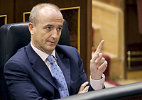 Sebasti�n anuncia un plan del autom�vil para toda Espa�a