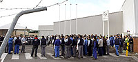Trabajadores de la f�brica de Nissan en �vila. Foto: EFE.