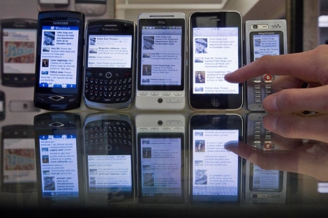 Varios 'smartphones' expuestos. | Mitxi
