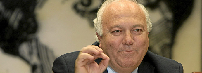 http://estaticos03.cache.el-mundo.net/especiales/2008/04/espana/ministros_de_zapatero/img/moratinos_big.jpg
