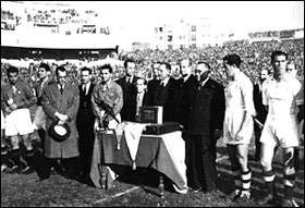 Un estadio/Una historia