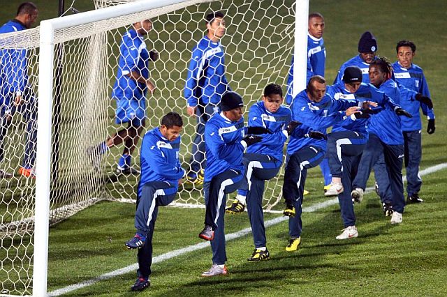 La selección de Honduras se entrena en Bloemfontein. | Efe