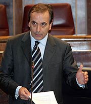 El ministro de Defensa durante una intervención en el Congreso