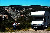 El gran patrimonio de esta región, al margen del encanto de sus pueblos, reside en un entorno natural donde es fácil avistar cernícalos, buitres y águilas./ NAUTA-PRESS