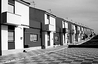 Viviendas autoconstruidas por los vecinos del pueblo sevillano. / AYUNTAMIENTO DE MARINADELA