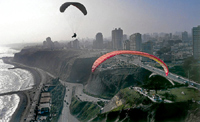 Acantilados del barrio de Miraflores, Lima. (Foto: Michael Tweddle)