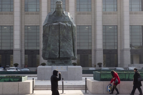 Estatua inaugurada en Pekín del pensador chino Confucio. | Efe